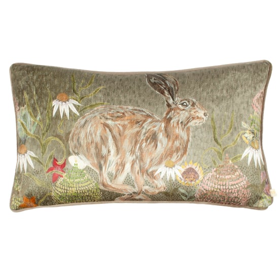 Funda de Cojín de Chenilla Impresa Wylder Meadow Bloom Hazel Hare - Image 1