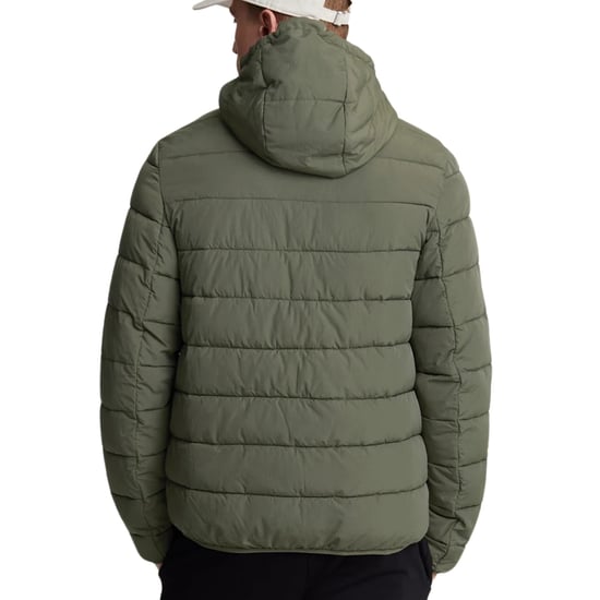 Chaqueta acolchada verde oliva con capucha y logo de la marca Lyle & Scott - Image 3
