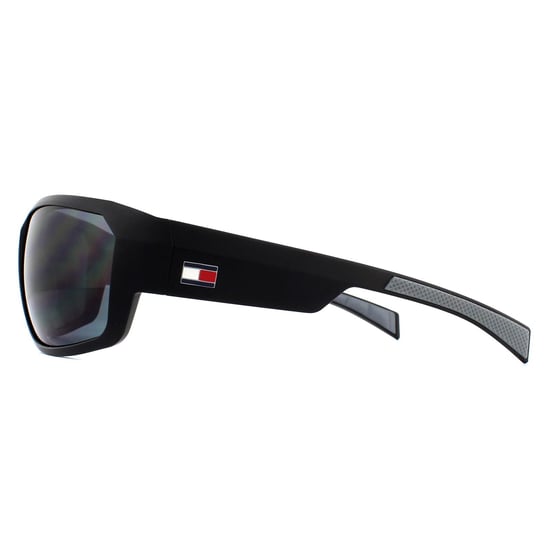 Tommy Hilfiger Wrap Hombre Mattele Negro gris gafas de sol - Image 3