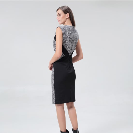 Fitted cocktail dress with geometric print and jersey garnish - Image 2