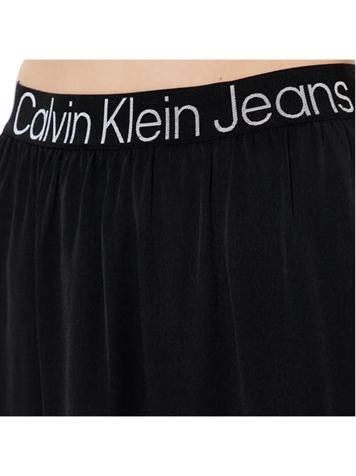 Falda casual Calvin Klein para mujer con logotipo ilimitado - Image 3