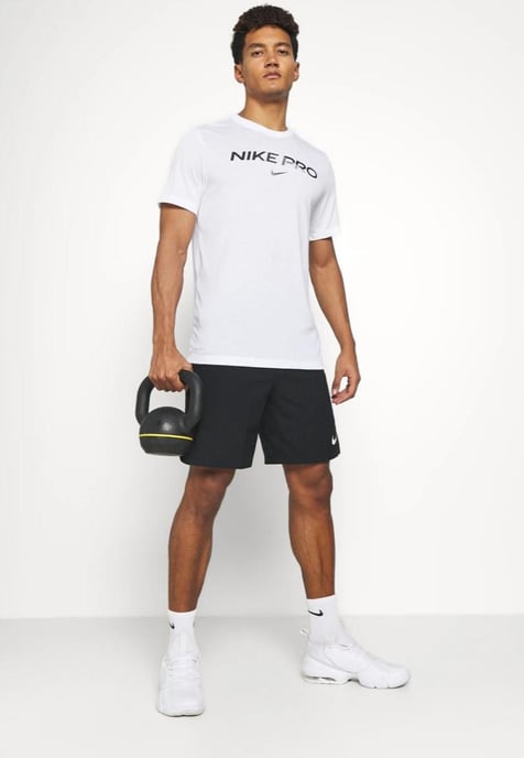 Camiseta Nike Pro Dri Fit para hombre en blanco - Image 6