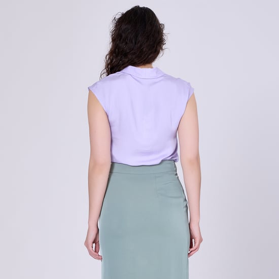 Sleeveless blouse with wide flat collar - Image 5