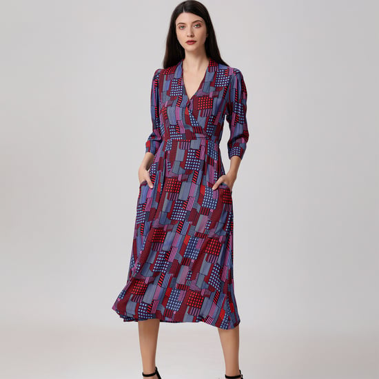 Graphic Print V Neckline Midi Wrap Dress - Image 3