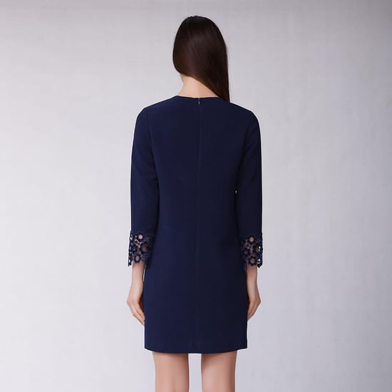 Straight dress decorated with velvet lace - Image 2