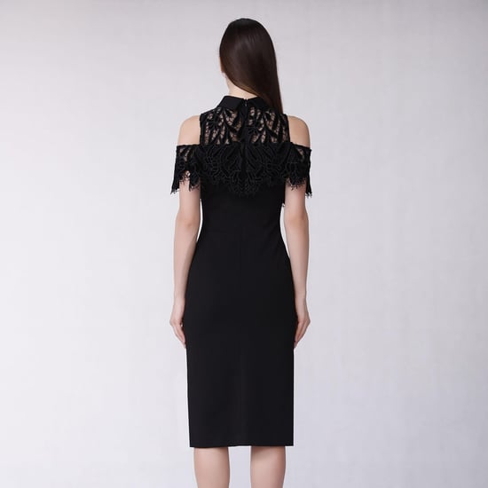 Adjusted dress with bare shoulders and lace steering wheel - Image 2