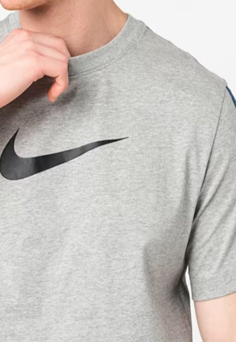 Camiseta gris Sportswear Repeat Club de Nike - Image 4