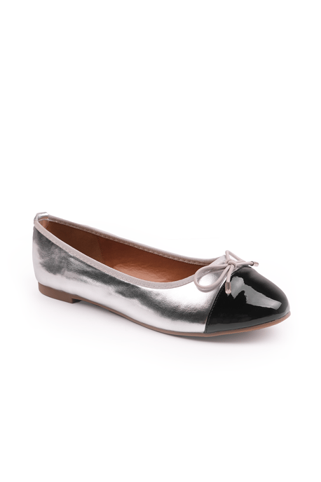 Where's That From Womens 'Janice' Extra Wide Ballerina Flats With Front Bow Detail