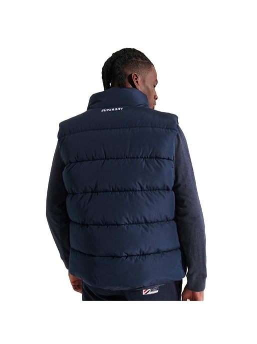 Chaqueta de plumón sin mangas con logotipo vintage de Superdry para hombre - Image 4