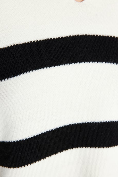 Trendyol Women's Striped Sweater - Image 5