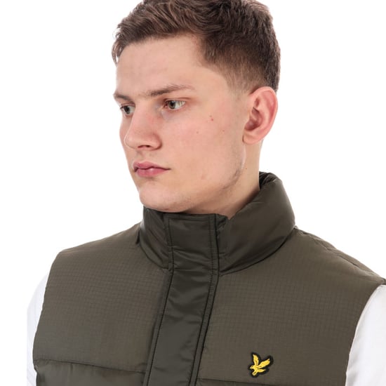 Men's Lyle And Scott Wadded Gilet in Green