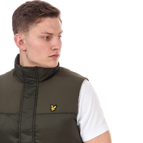 Men's Lyle And Scott Wadded Gilet in Green