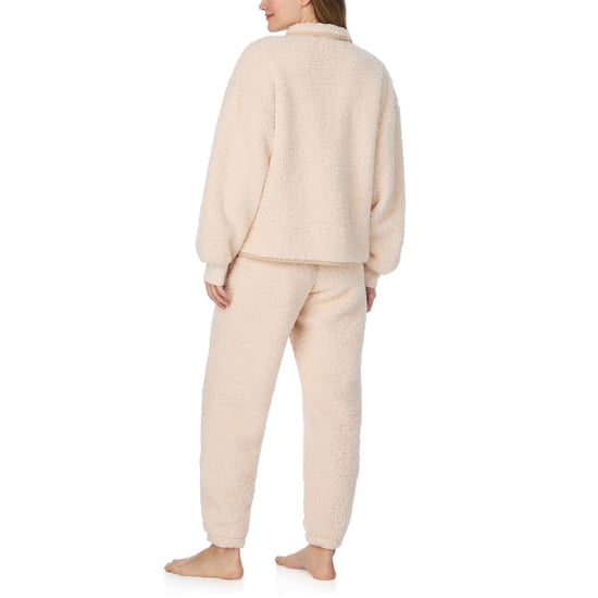 DKNY Conjunto de top con cremallera y jogger de sherpa Crema - Image 2