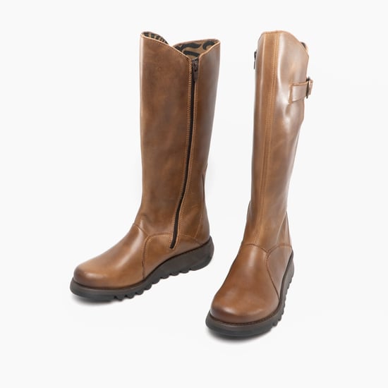 Botas Fly London MOL 2 de piel con tacón de cuña y cremallera hasta la rodilla para mujer en color marrón camello - Image 2