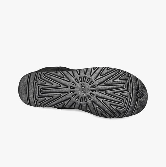 Botas UGG CLASSIC MINI para Hombre Negros - Image 2
