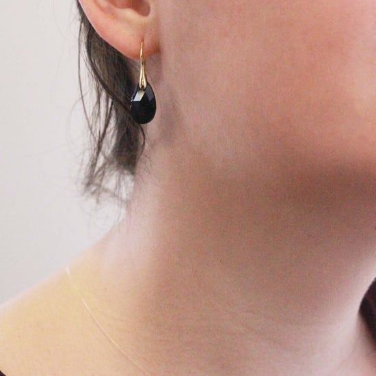 Pendientes con forma de lágrima y gancho - dorados y negros - Image 2