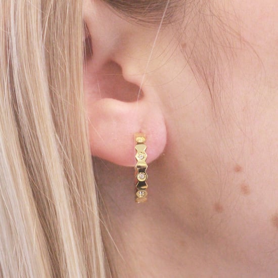 Pendientes curvos de oro y cristal - Image 2