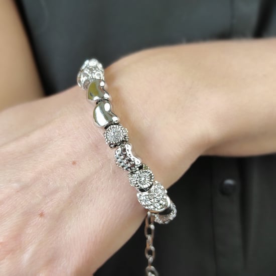Pulseras con dijes radiantes: plata y cristal - Image 6