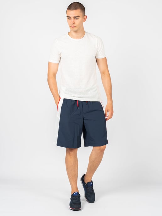 Tommy Jeans Bermudas del hombre Blanco, rojo, azul oscuro - Image 2
