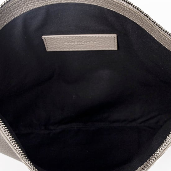 Blackout Zip Clutch  Bolso - Image 3