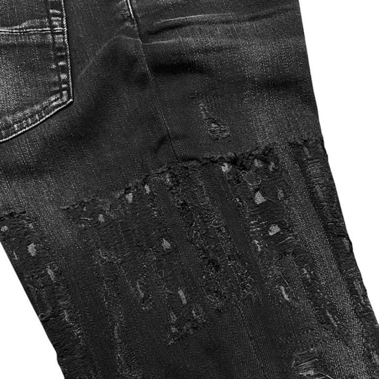 Vaqueros Amiri de corte slim y desgastados con logo Amiri envejecido en denim negro - Image 3