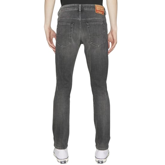 Vaqueros de corte tapered gris oscuro D-Yennox de Diesel - Image 2