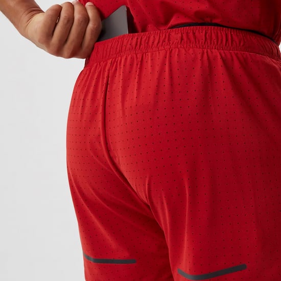 Pantalones cortos deportivos perforados transpirables y ligeros para hombre - Image 4