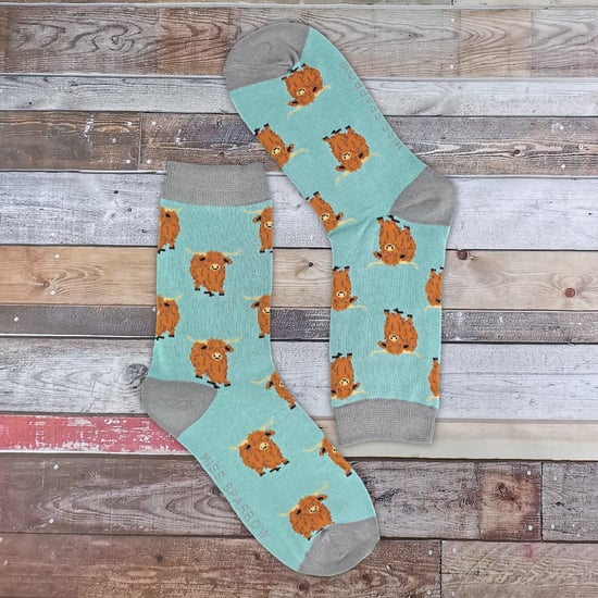 Calcetines de bambú de regalo para los amantes de las vacas. - Image 5