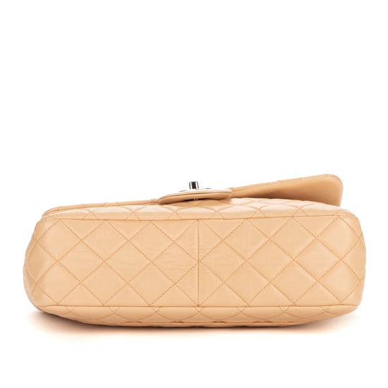 Chanel Timeless flap Jumbo en Beige Piel de becerro - Image 6