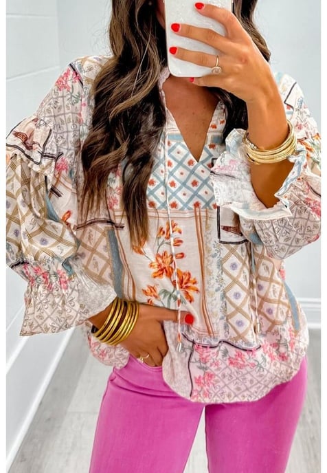 Blusa de Cuello Atado con Mangas Voladas y Parche Floral Boho Multicolor - Image 3