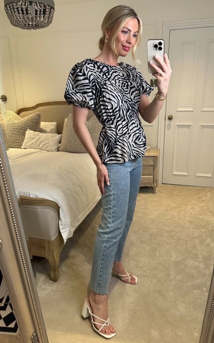 Top acampanado con estampado de remolinos - Image 3