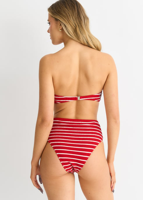 Sujetador de bikini rojo con textura y raya diplomática - Image 2