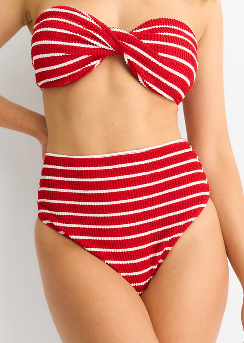 Sujetador de bikini rojo con textura y raya diplomática - Image 3