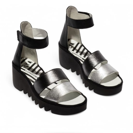 Sandalias de cuña tipo alpargatas Fly London BONO290FLY de piel Idra plateada y negra para mujer - Image 2