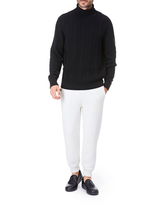 Joggers Crest - Image 2