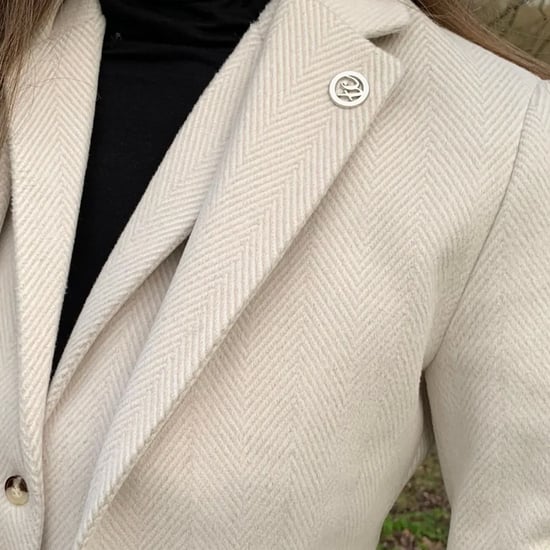 Blazer de tweed de mezcla de lana color crema de corte entallado para mujer - Image 4