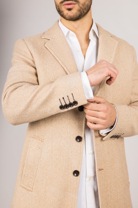 Abrigo beige de mezcla de lana con cuello de solapa con muesca para hombre - Image 4