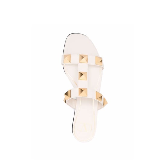 Sandalias planas de cuero Valentino Garavani Roman Stud - Image 3