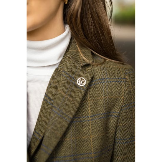 Conjunto de dos piezas para mujer, blazer de tweed y chaleco con cuadros de espiga en color oliva - Image 6
