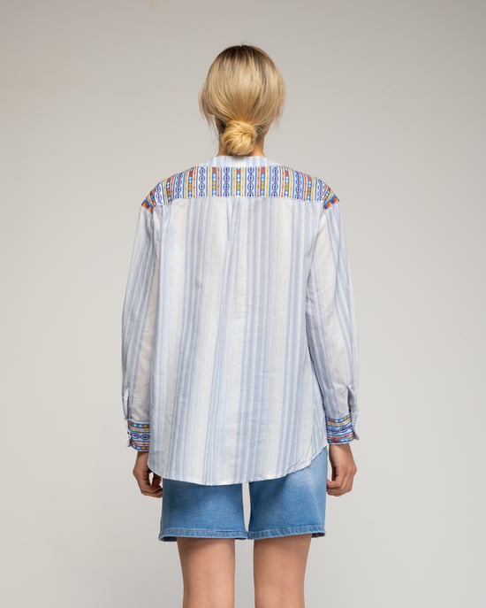 Blusa oversize de rayas con cuello mao - Image 2