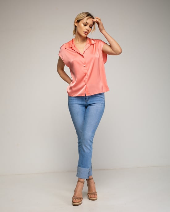 Blusa con cuello pico y solapas - Image 4