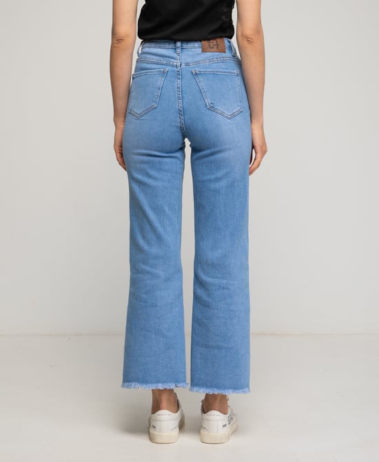 Jeans de tiro alto con abalorios - Image 3