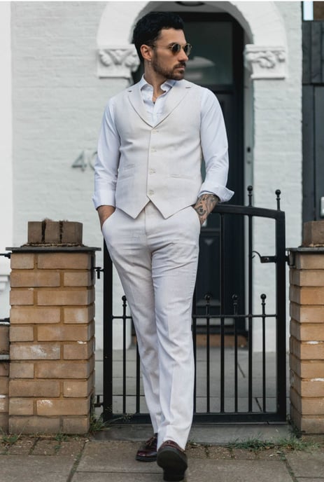 Chaleco y pantalones de lino formales para hombre en color crema y beige - Conjunto de verano de 2 piezas - Image 2