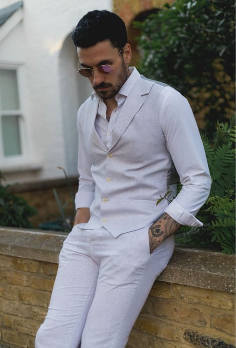 Conjunto de Dos Piezas para Hombre en Lino Gris Formales con Chaleco y Pantalones de Verano - Image 5