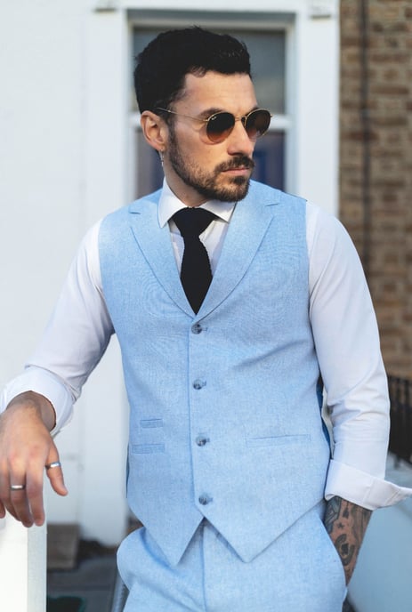 Conjunto de dos piezas de verano para hombre, chaleco y pantalones formales de lino azul claro - Image 4