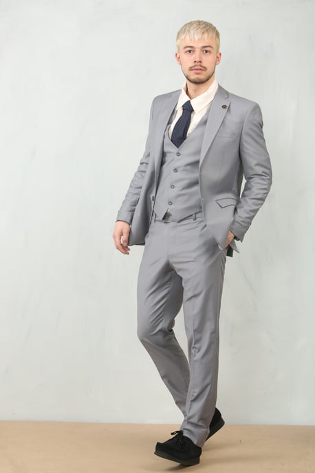 Traje Clásico Formal para Hombre en Gris de 3 Piezas para Prom y Trabajo - Image 2