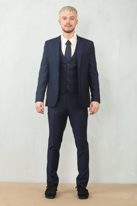 Traje Clásico Formal de Tres Piezas para Hombre en Color Marino - Image 3