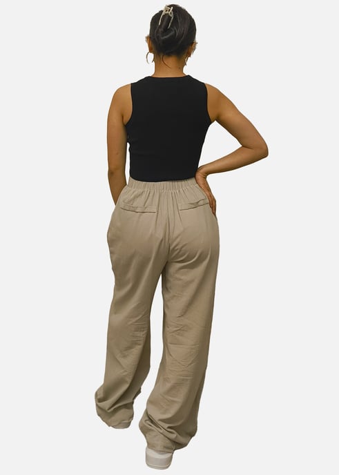 Pantalón ancho con detalle de banda en la cintura - Image 4