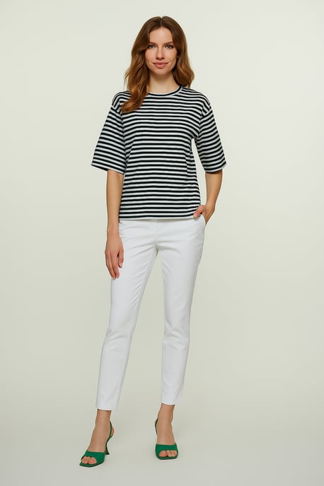 Top oversize de viscosa y elastano con rayas anchas en blanco y negro - Image 3
