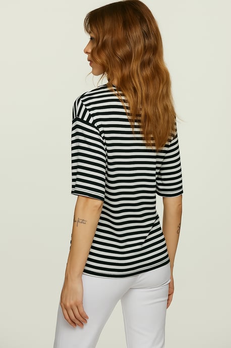 Top oversize de viscosa y elastano con rayas anchas en blanco y negro - Image 4